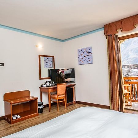 Crabun Hotel Пон-Сен-Мартин Екстериор снимка
