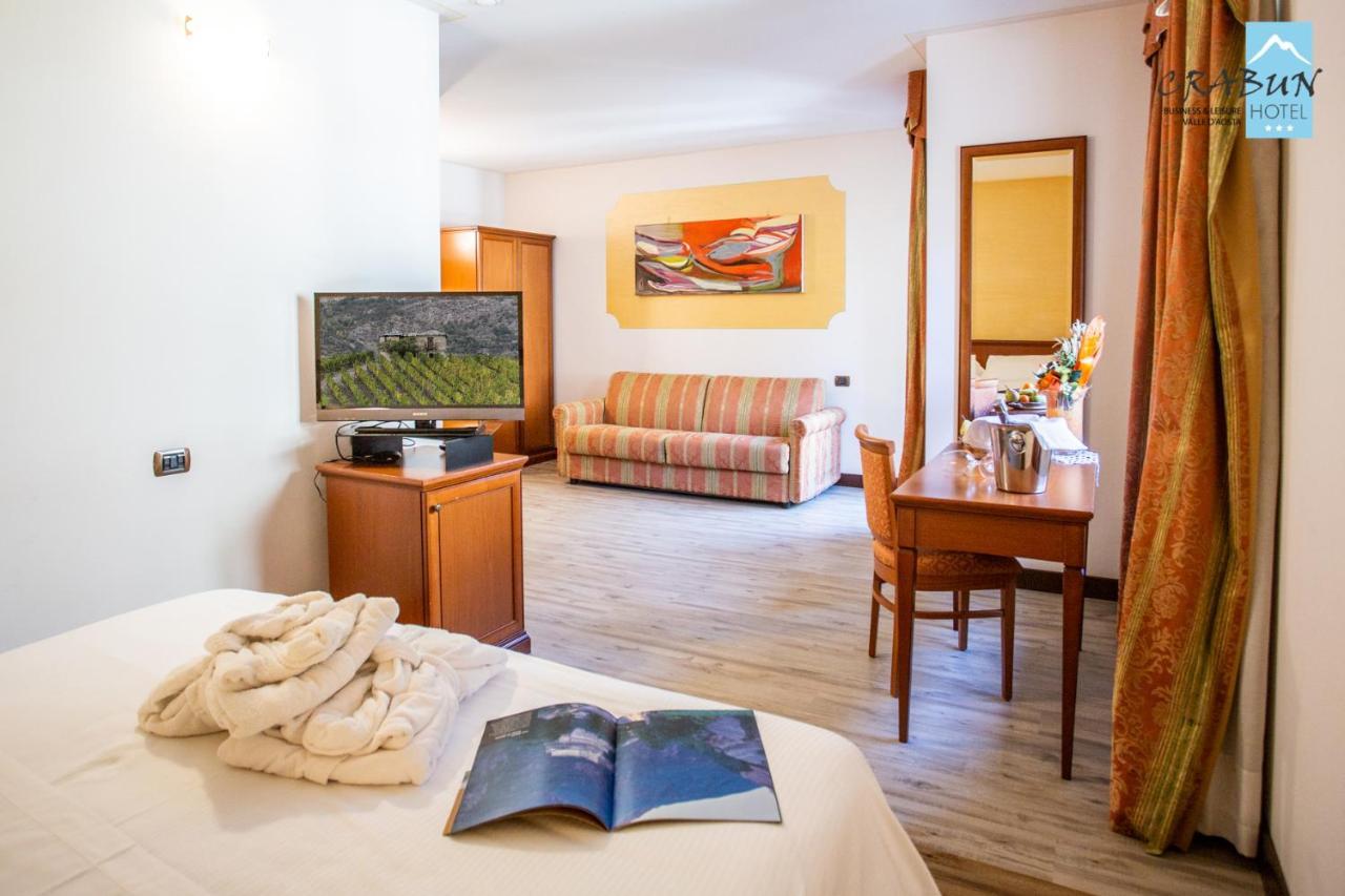 Crabun Hotel Пон-Сен-Мартин Екстериор снимка