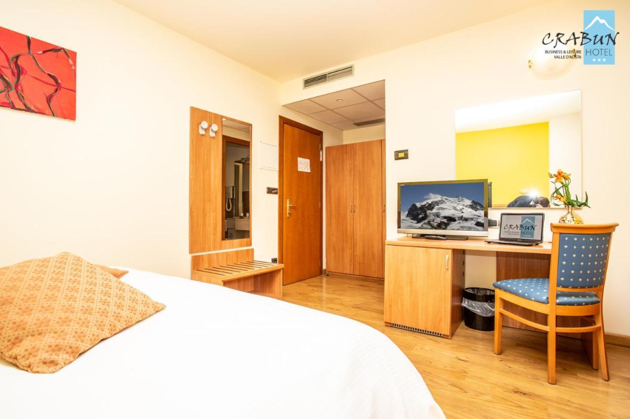 Crabun Hotel Пон-Сен-Мартин Екстериор снимка